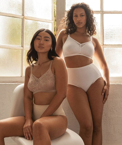 Triumph Lacy Minimiser Wirefree Bra - White Bras 